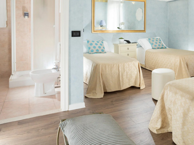 media.Camera_junior_DeluxeFamily2_Hotel_Apollo_Riccione