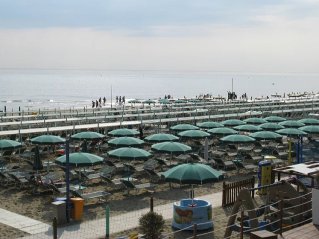 media.ombrelloni-spiaggia