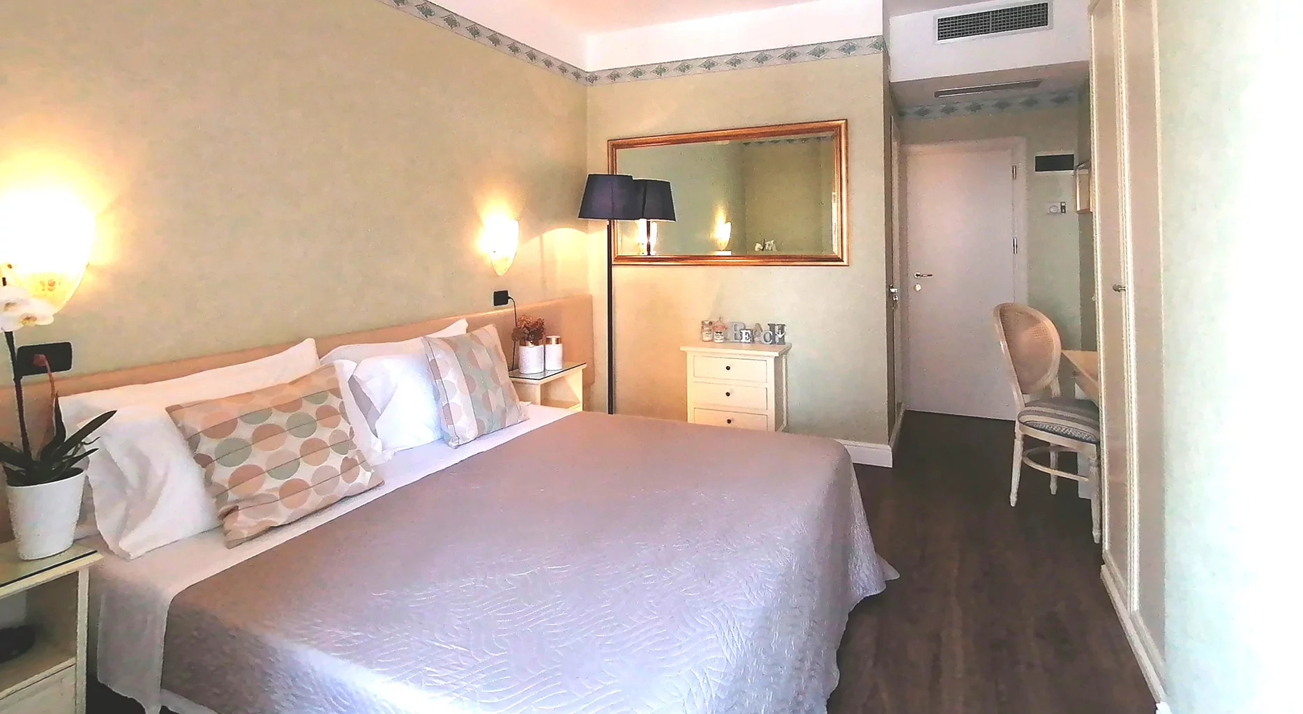 media.Camera_Charming_Hotel_Apollo_Riccione_slide4